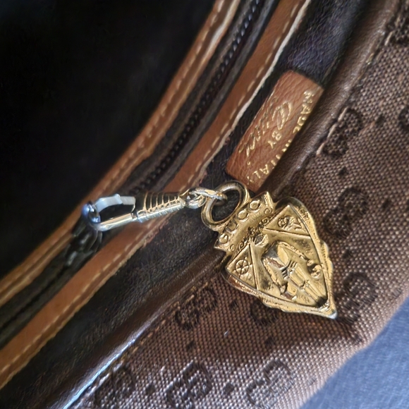 Gucci Brown Monogram Messenger Bag And Wallet - Picture 8 of 13